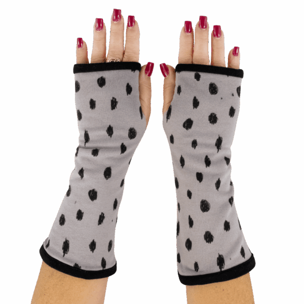 Mittens Grey Dots