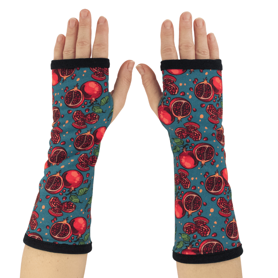 Mitenki Pomegranate Fruit small